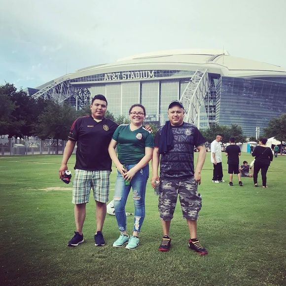 Meet your Posher, Juan - Picture 1 of 1